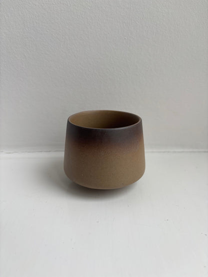 Keramik kaffekop i brun