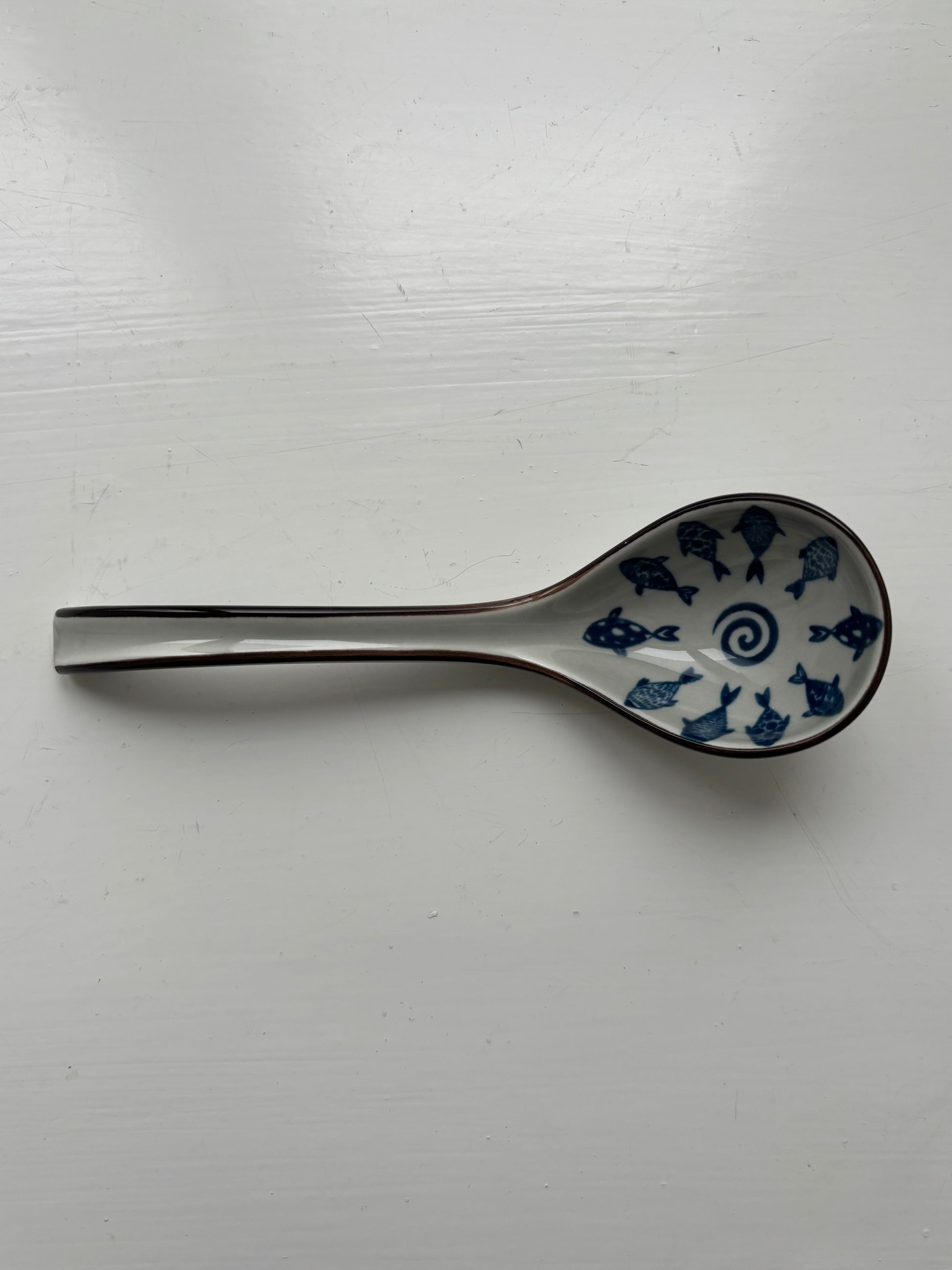 ramen ske med fiskemønster