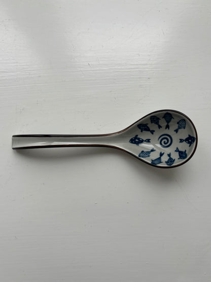 ramen ske med fiskemønster